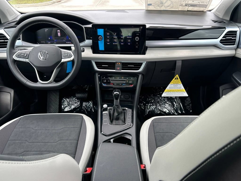 New 2026 Volkswagen Taos SE w/ Panoramic Sunroof Package FWD image 10