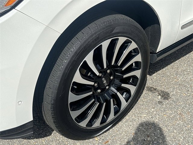 Certified 2024 Lincoln Navigator Black Label image 10