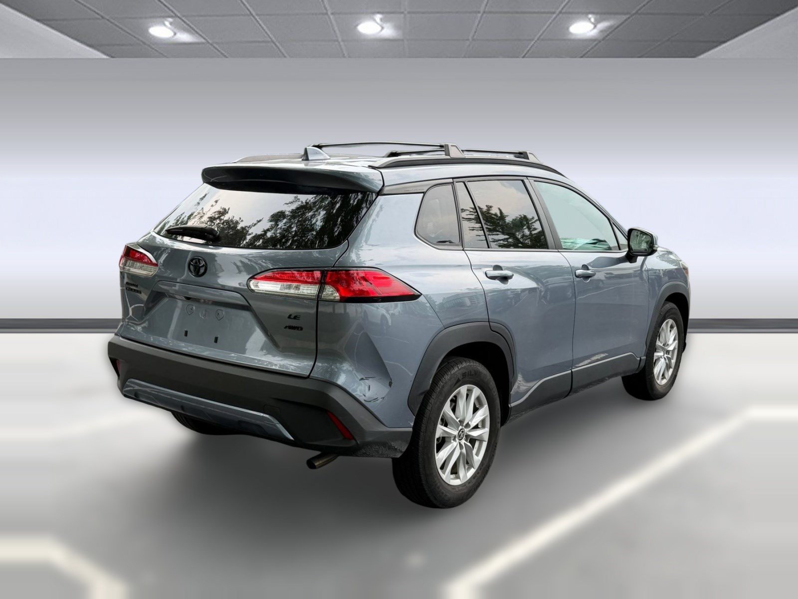 Used 2022 Toyota Corolla Cross LE w/ Moonroof Package AWD/4WD image 6