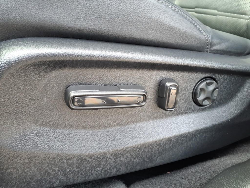 Used 2022 Honda CR-V Touring image 5