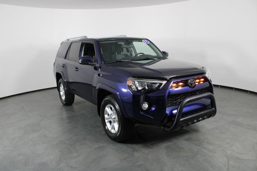 Used 2017 Toyota 4Runner SR5 RWD image 4