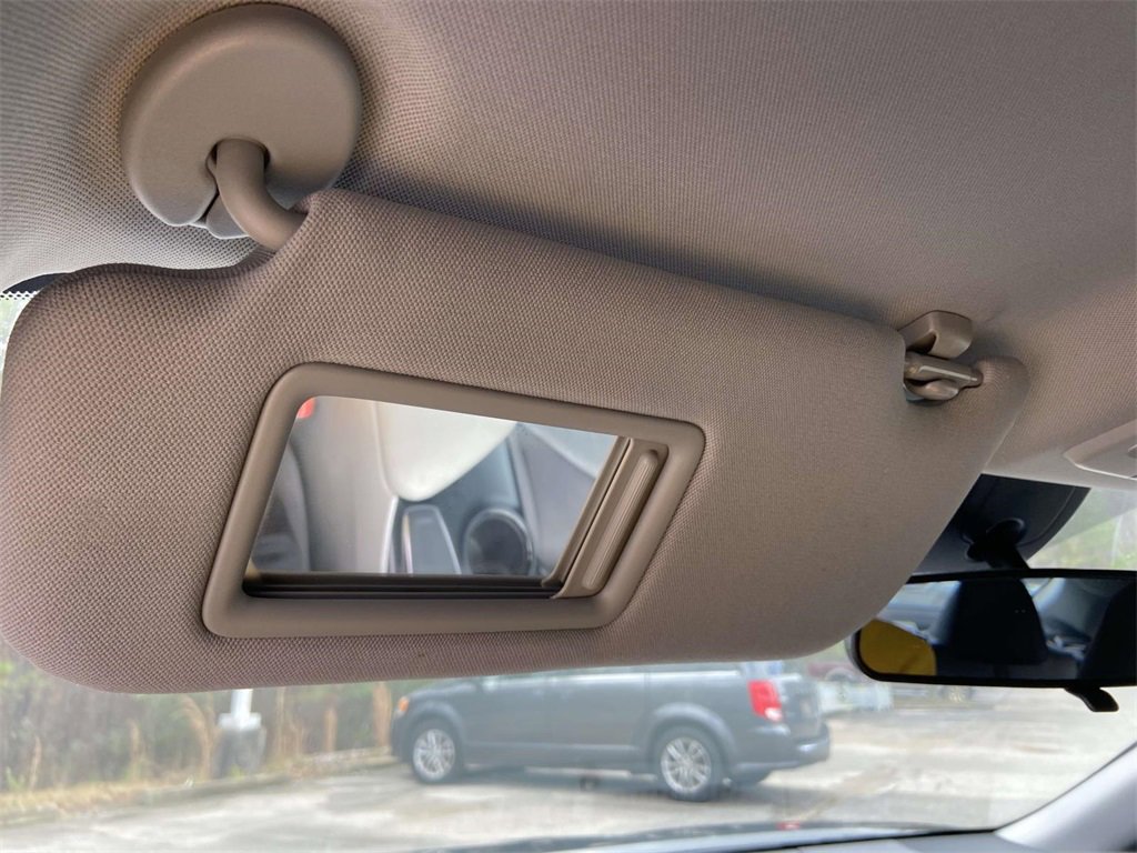 Used 2019 Toyota Camry LE image 29