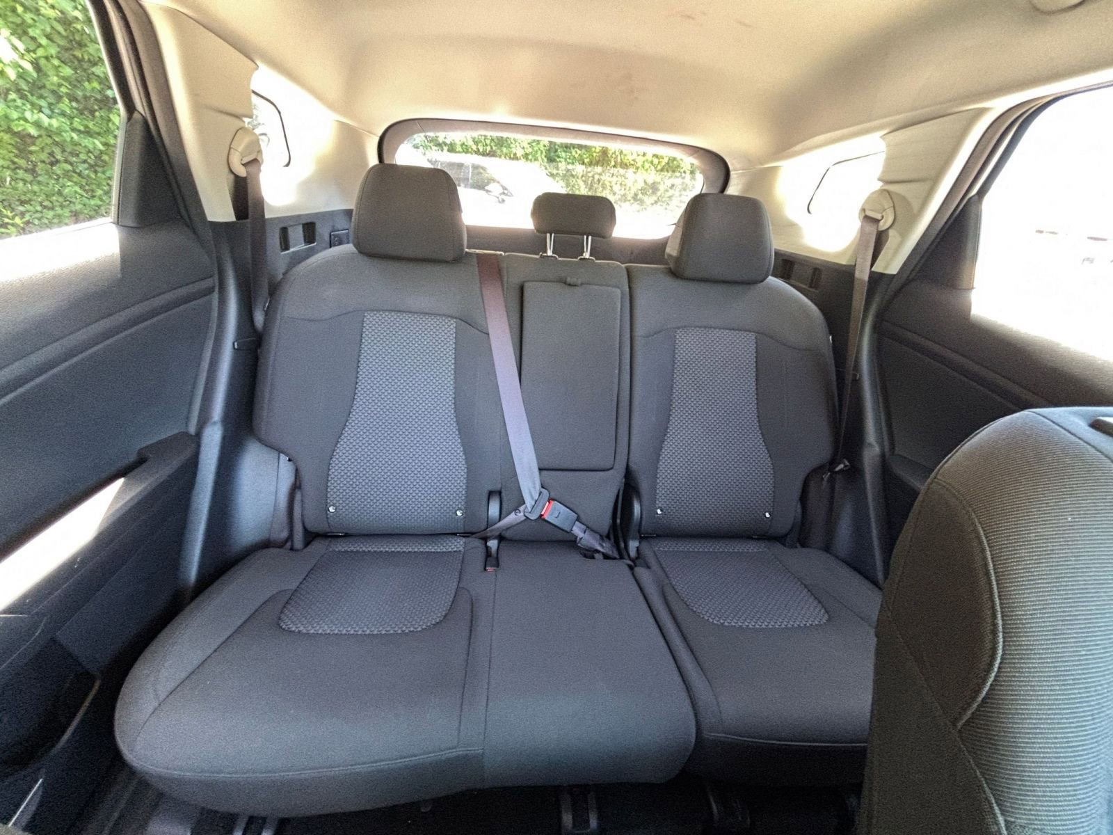 Used 2025 Kia Sportage LX FWD image 36
