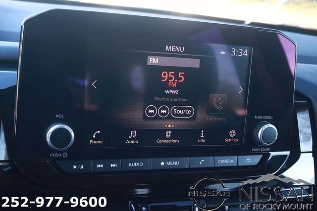 Used 2025 Nissan Pathfinder SV image 28