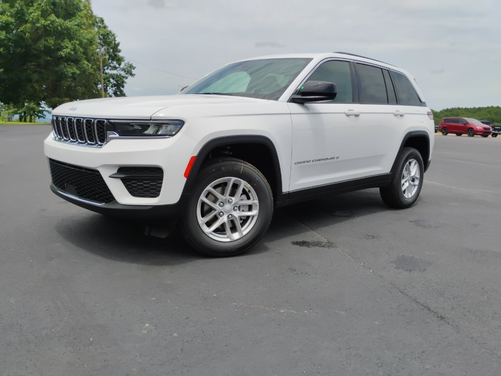 New 2026 Jeep Grand Cherokee Laredo