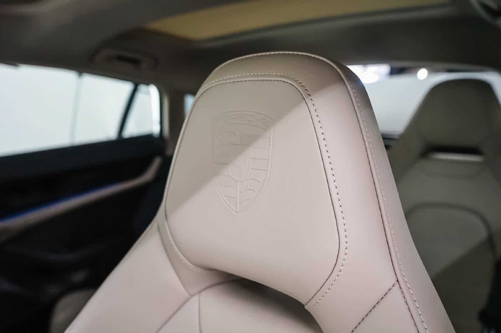 Certified 2025 Porsche Panamera 4 AWD/4WD image 30