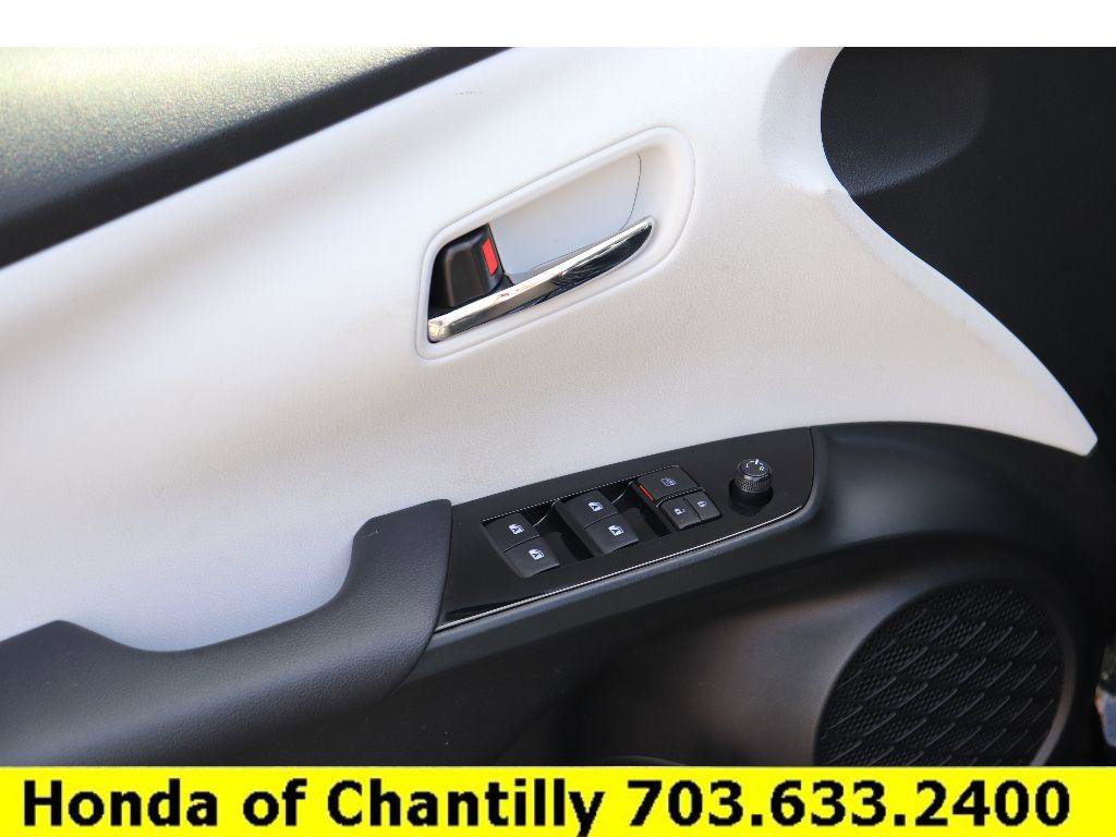 Used 2018 Toyota Prius One w/ Carpet Mat Package FWD image 34