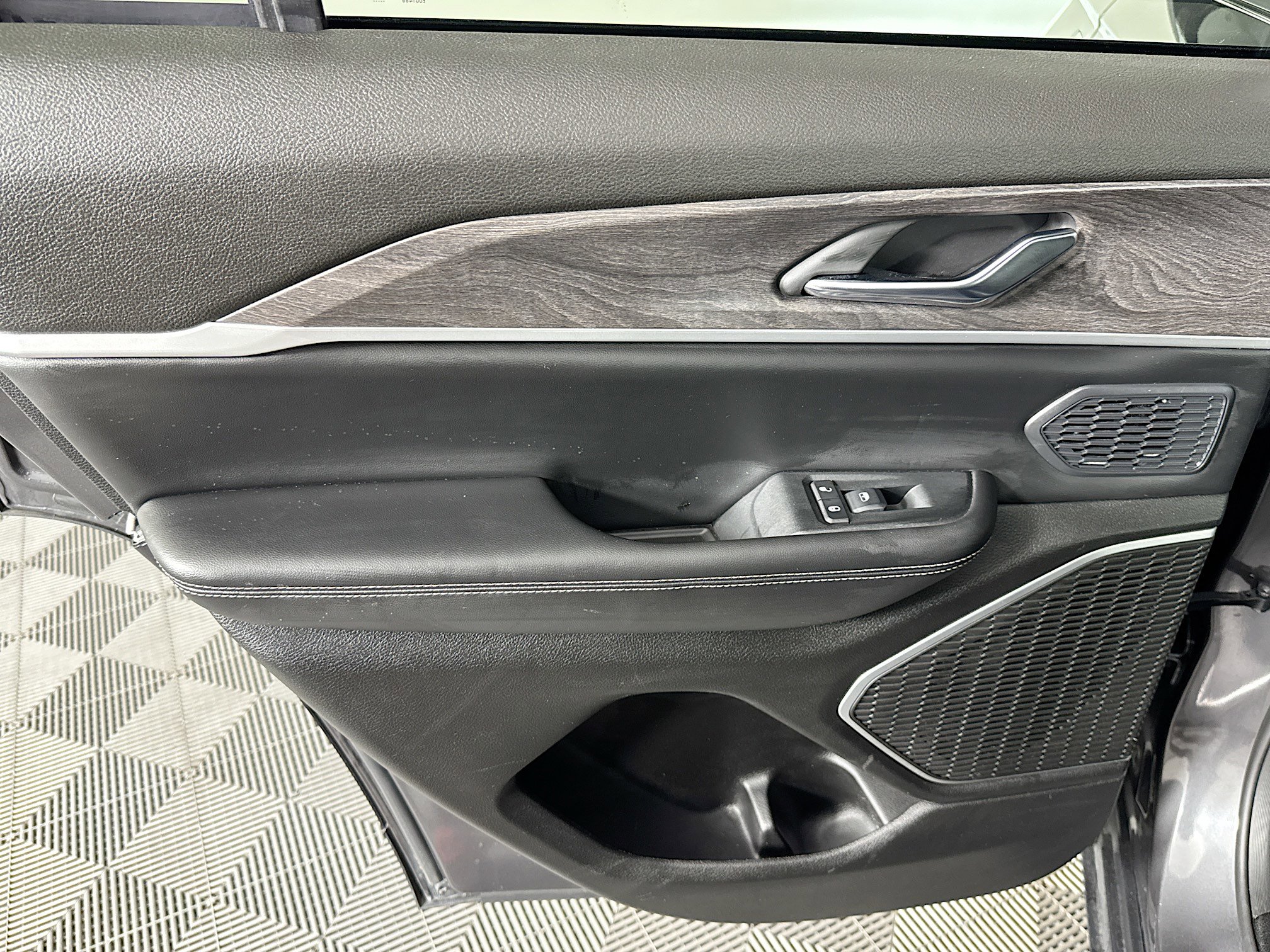 Used 2024 Jeep Grand Cherokee Limited 4xe image 25