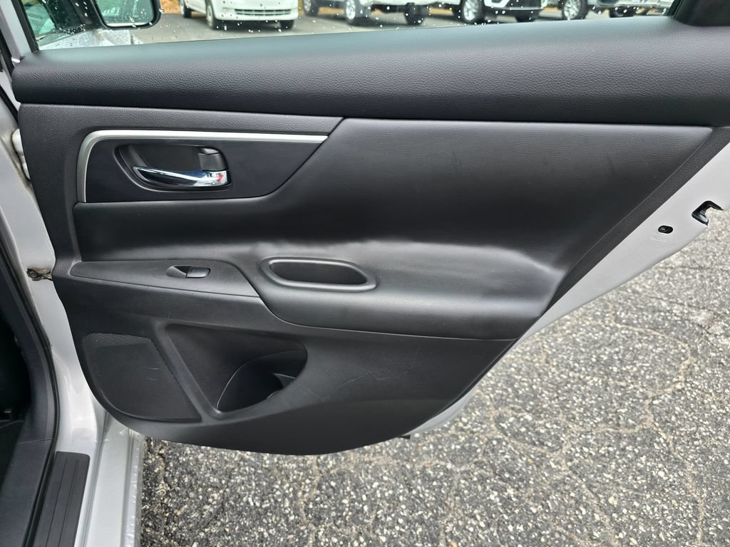Used 2015 Nissan Altima 2.5 SV FWD image 48