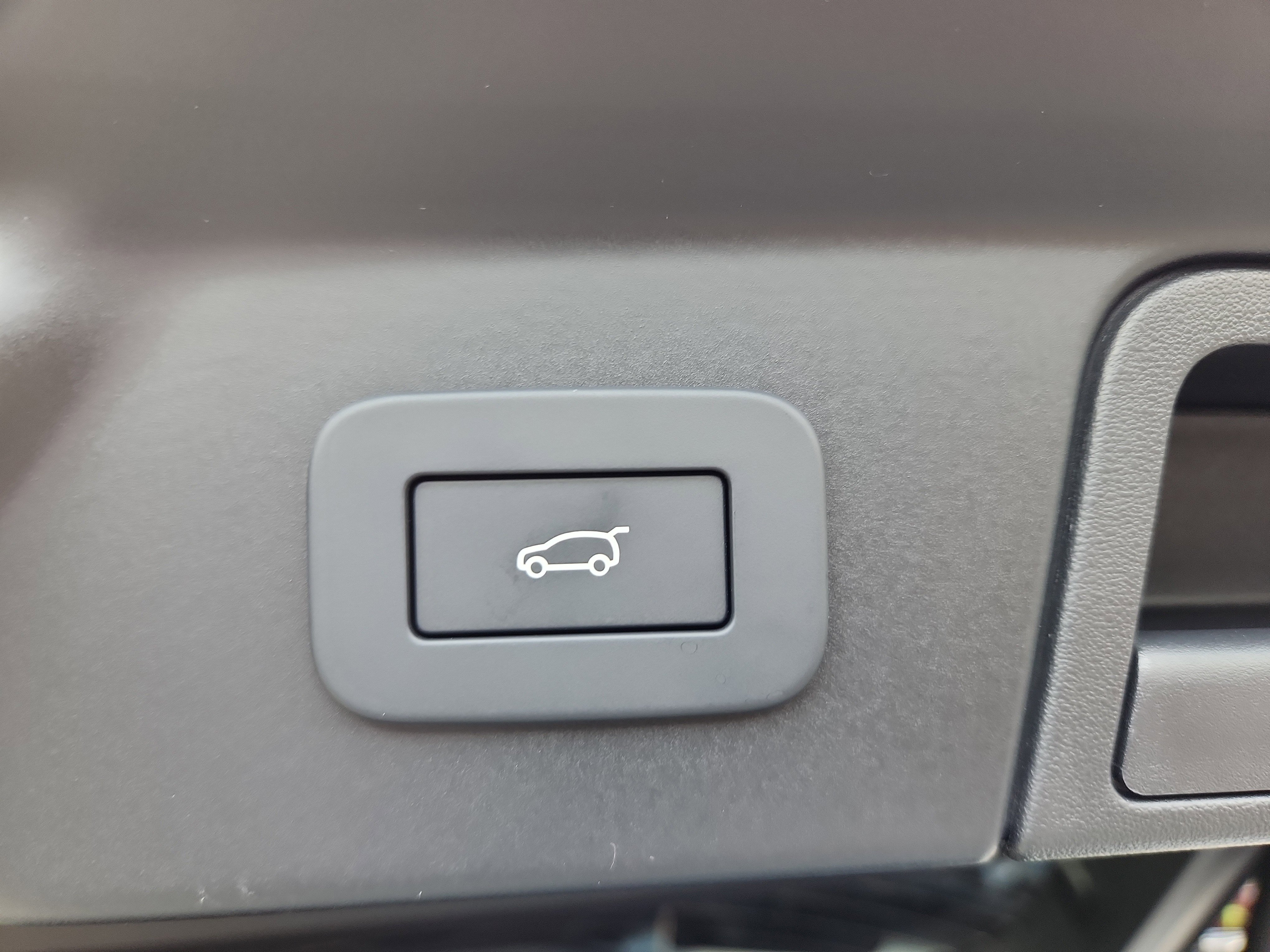 Used 2026 Land Rover Range Rover Velar S image 14