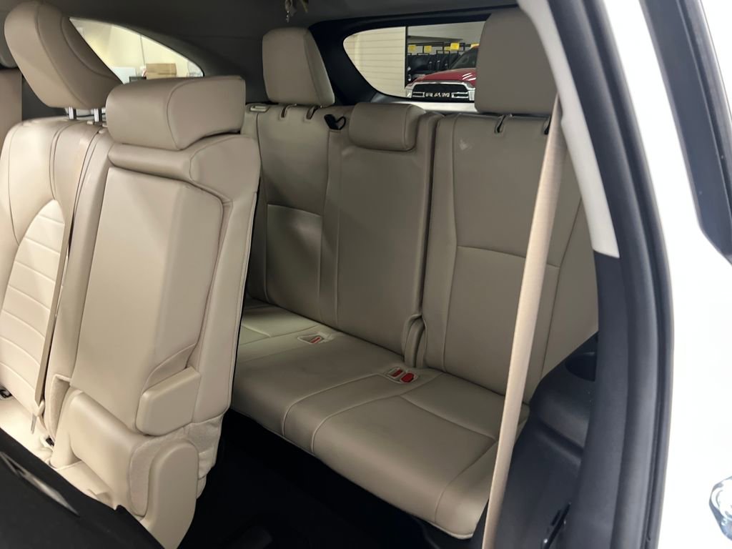 Used 2025 Toyota Highlander XLE image 29