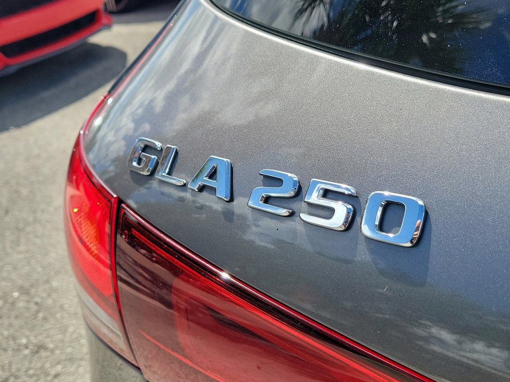 Used 2023 Mercedes-Benz GLA 250 4MATIC w/ AMG Line Exterior image 7