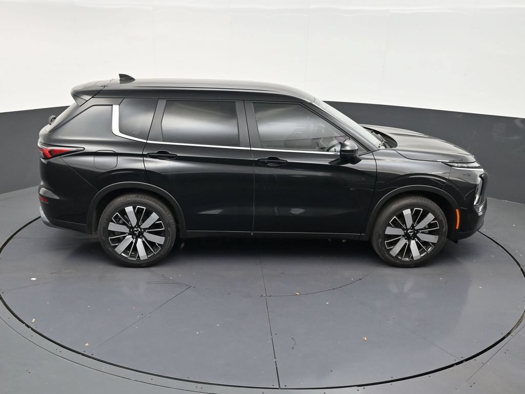 New 2026 Mitsubishi Outlander SE FWD image 17