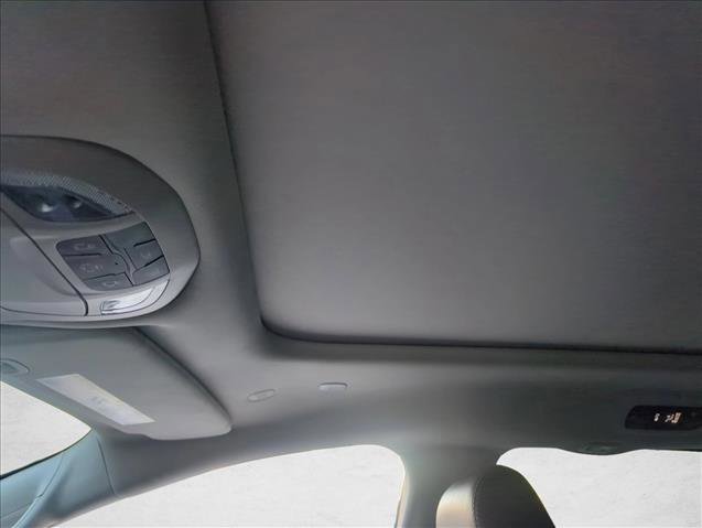 Used 2023 Chrysler Pacifica Limited image 12