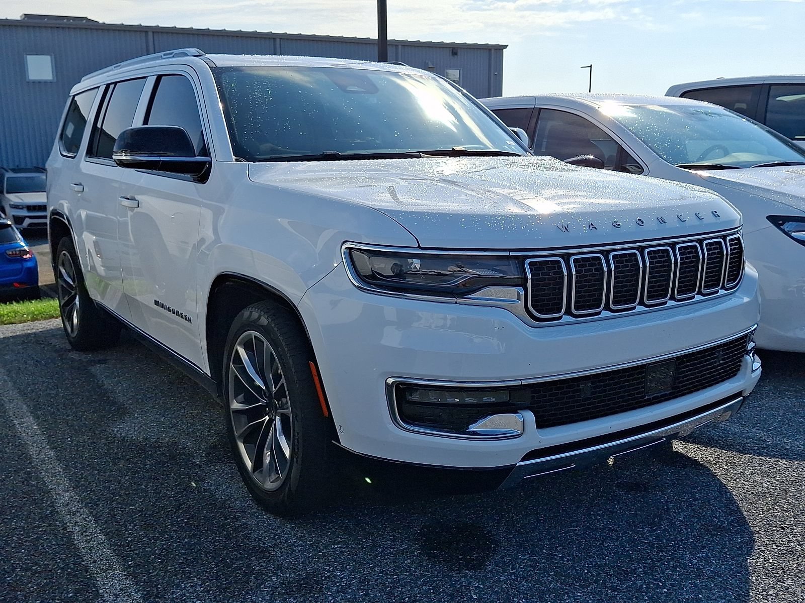 Used 2023 Jeep Wagoneer Series III w/ Premium Group I AWD/4WD image 1