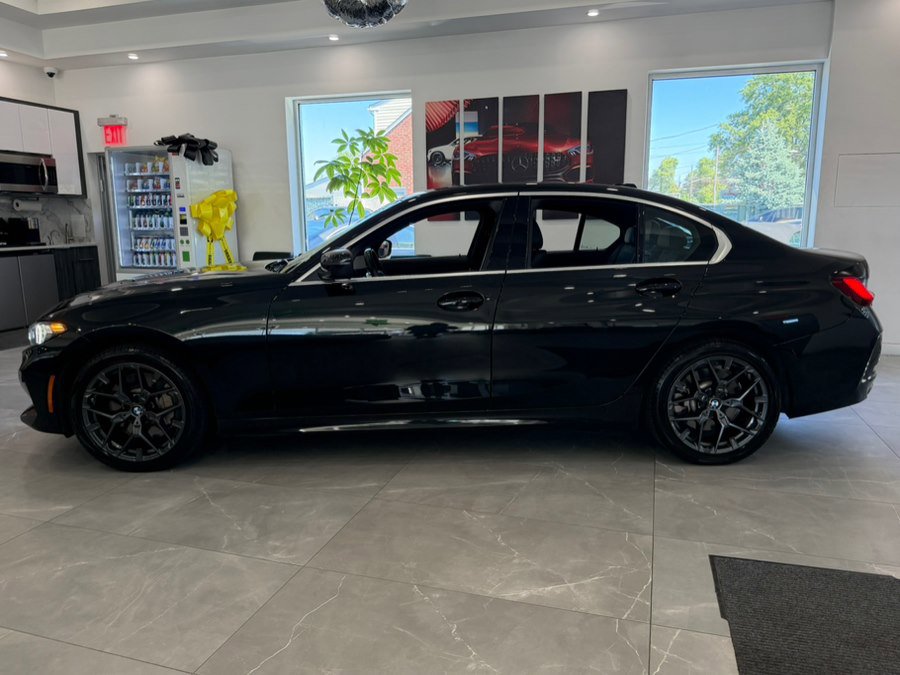 Used 2025 BMW 330i Sedan RWD image 4