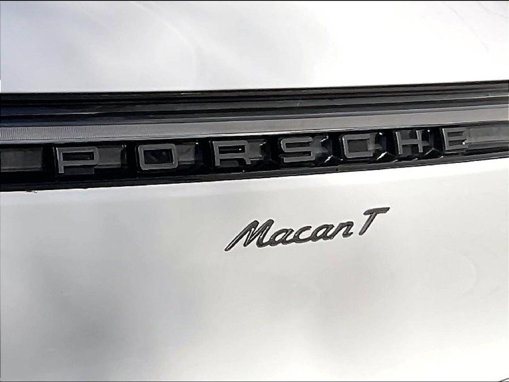 Certified 2023 Porsche Macan Turbo AWD/4WD image 13
