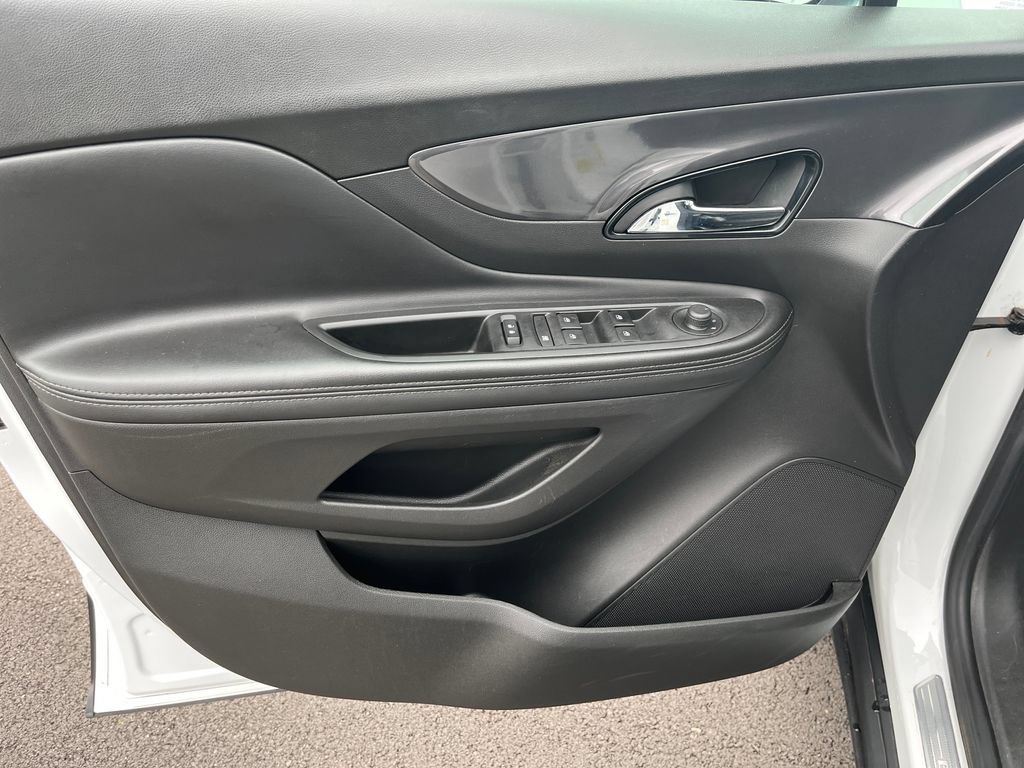 Used 2021 Buick Encore Preferred FWD image 11