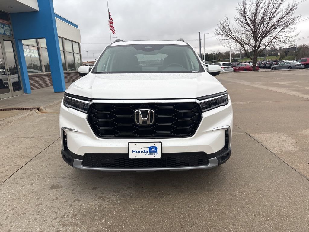 Certified 2025 Honda Pilot Elite image 2