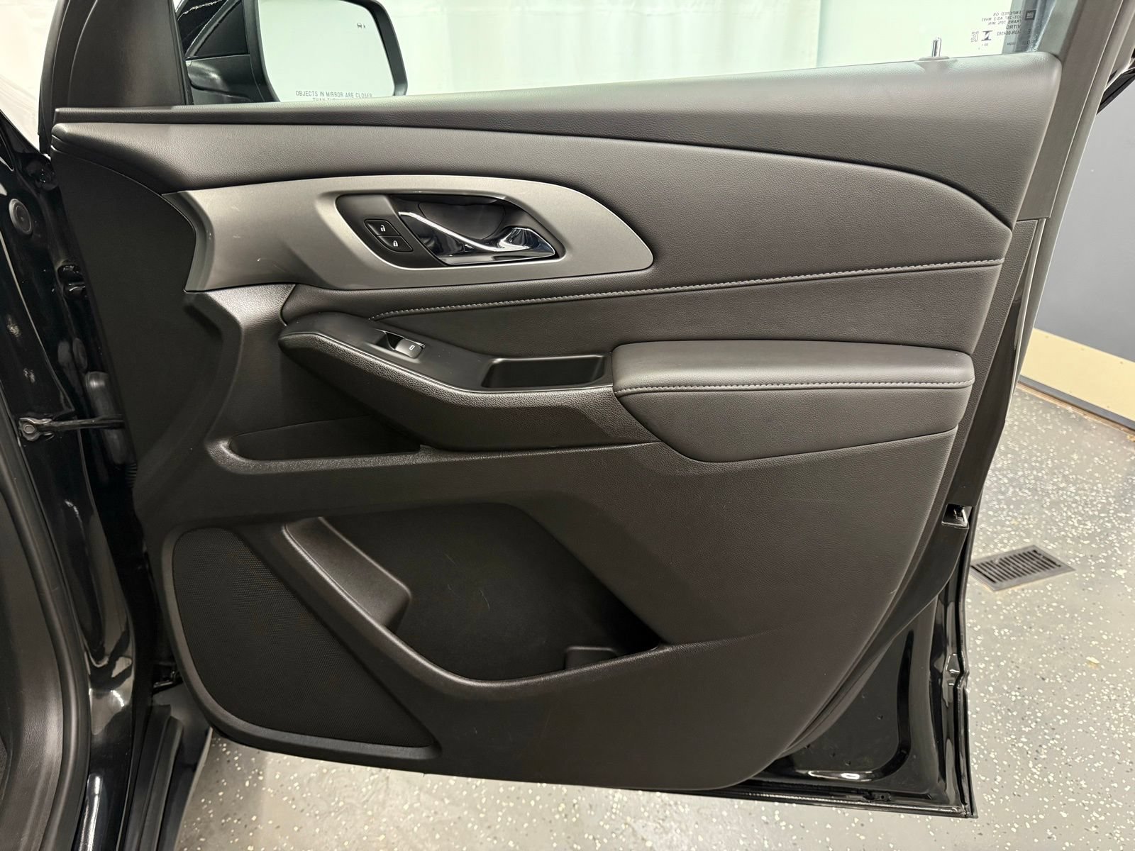 Used 2024 Chevrolet Traverse LT w/ LPO, Floor Liner Package AWD/4WD image 7