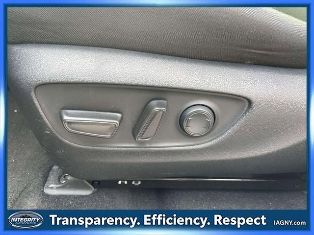 Used 2022 Toyota RAV4 XLE w/ Carpet Mat Package (TMS) image 18