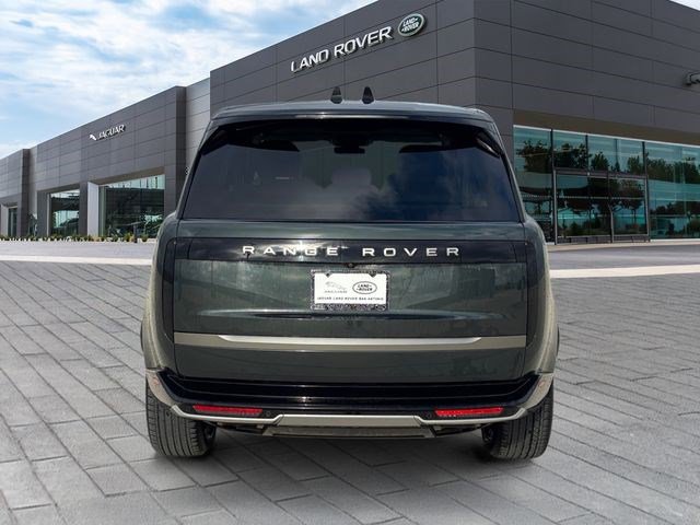 Used 2024 Land Rover Range Rover Long Wheelbase SE image 4