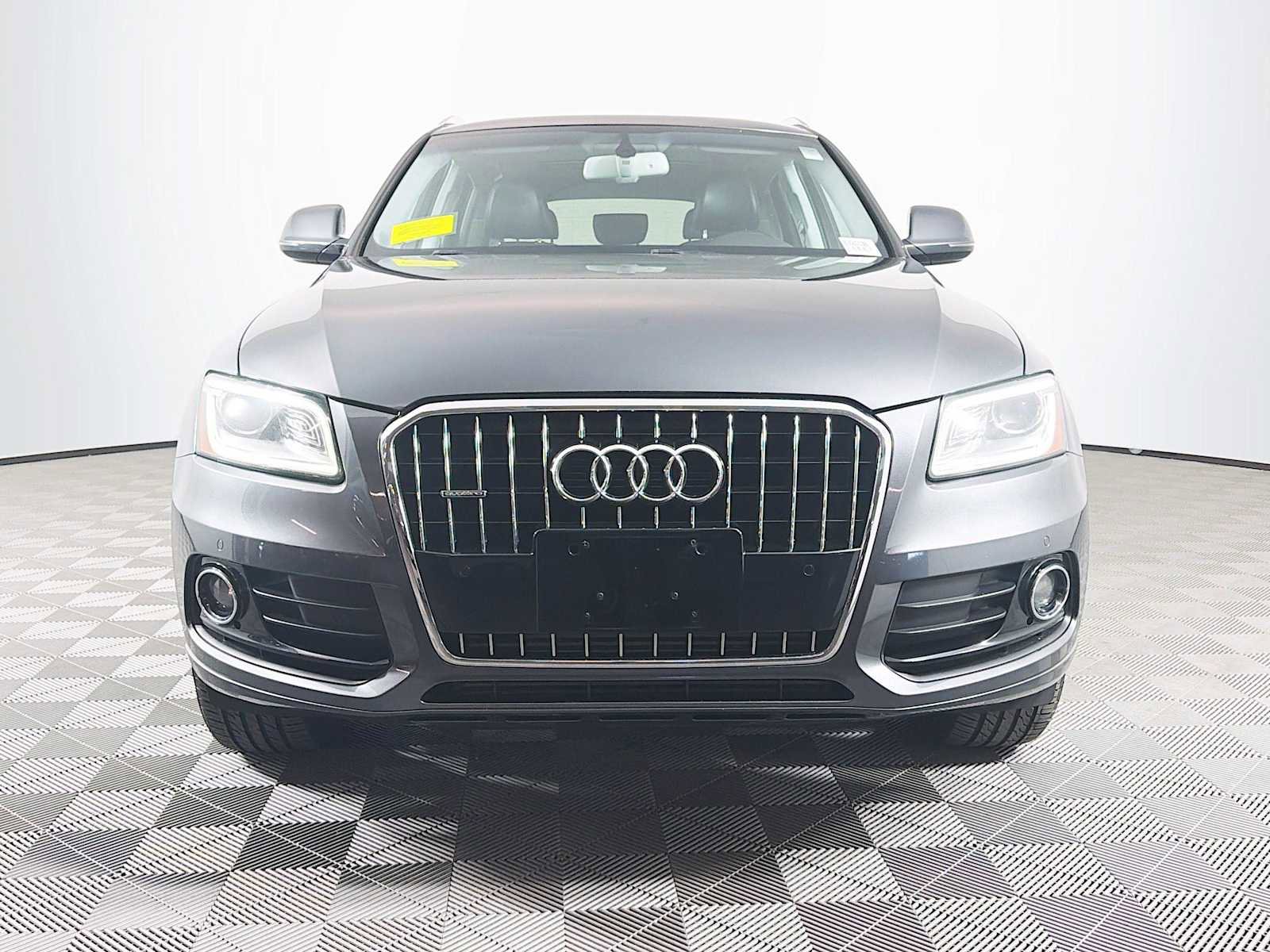 Used 2016 Audi Q5 2.0T Premium Plus w/ Technology Package AWD/4WD image 2