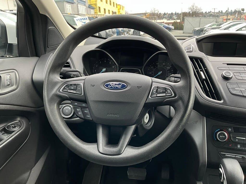 Used 2018 Ford Escape SE image 19