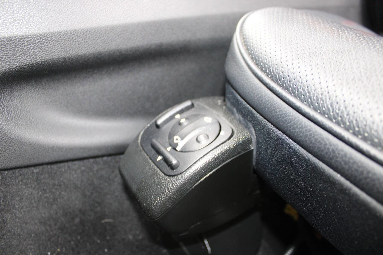 Used 2012 Mercedes-Benz GL 550 GL 550 4MATIC AWD 4dr SUV image 21