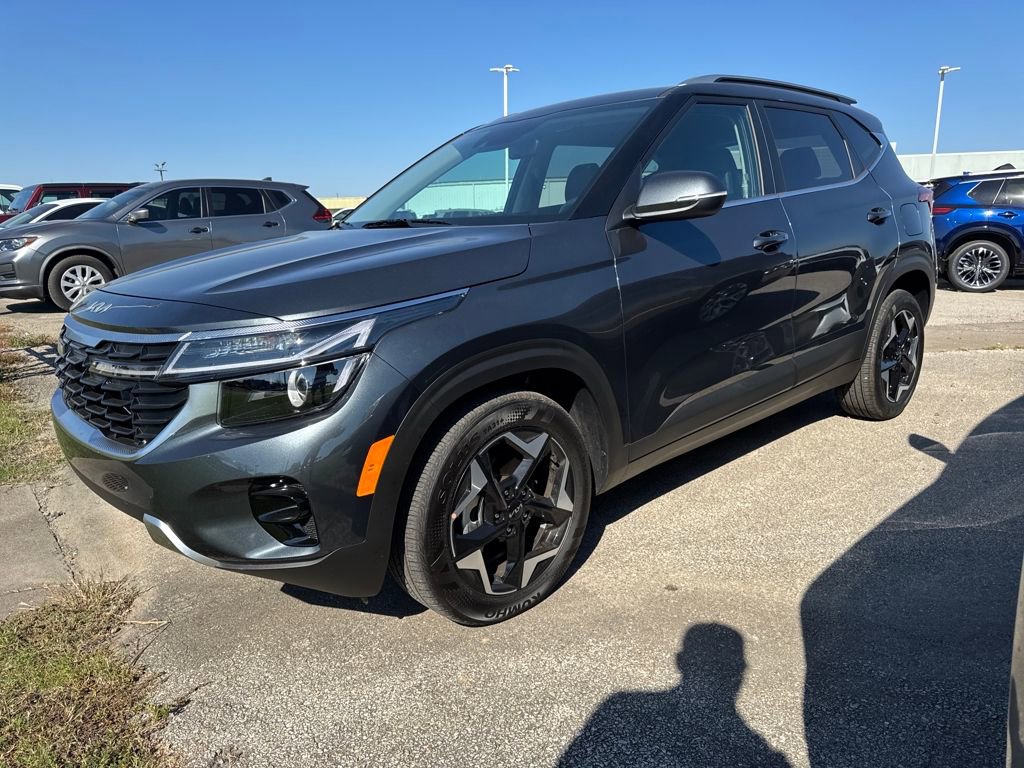 Used 2025 Kia Seltos EX