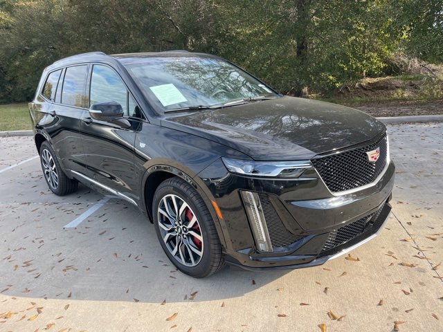 Used 2024 Cadillac XT6 Sport w/ Technology Package image 11