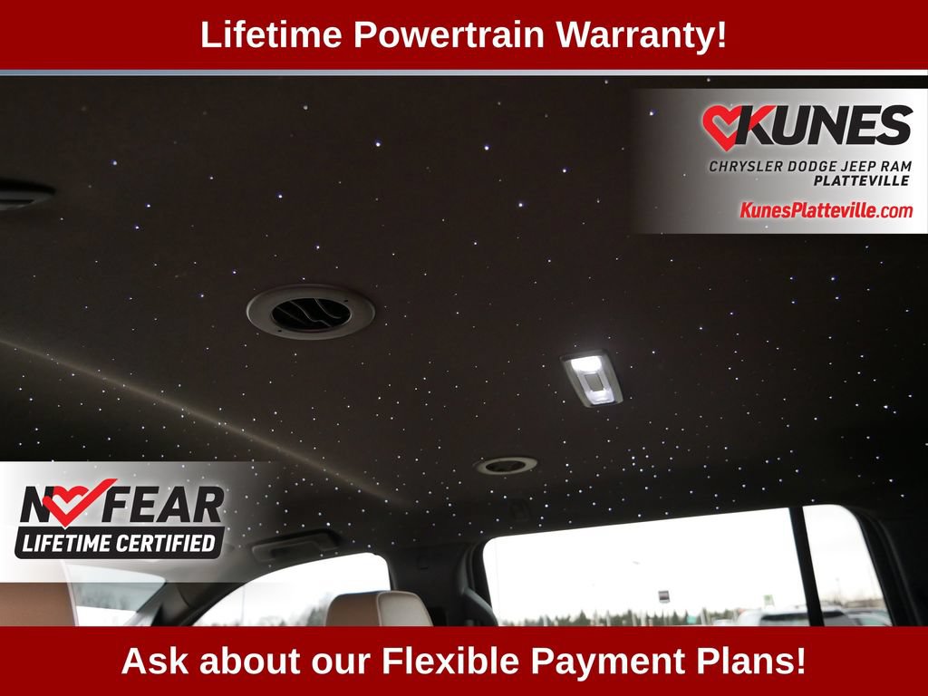 Used 2023 Chevrolet Suburban Premier AWD/4WD image 17