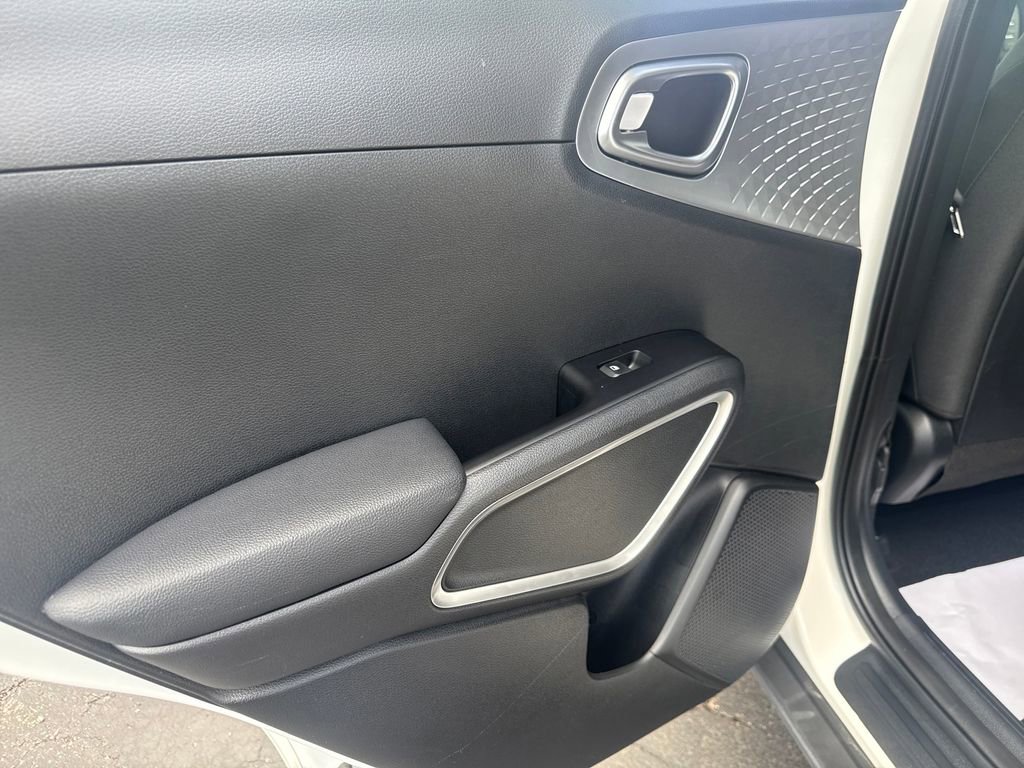 Used 2025 Kia Soul LX w/ LX Technology Package image 26