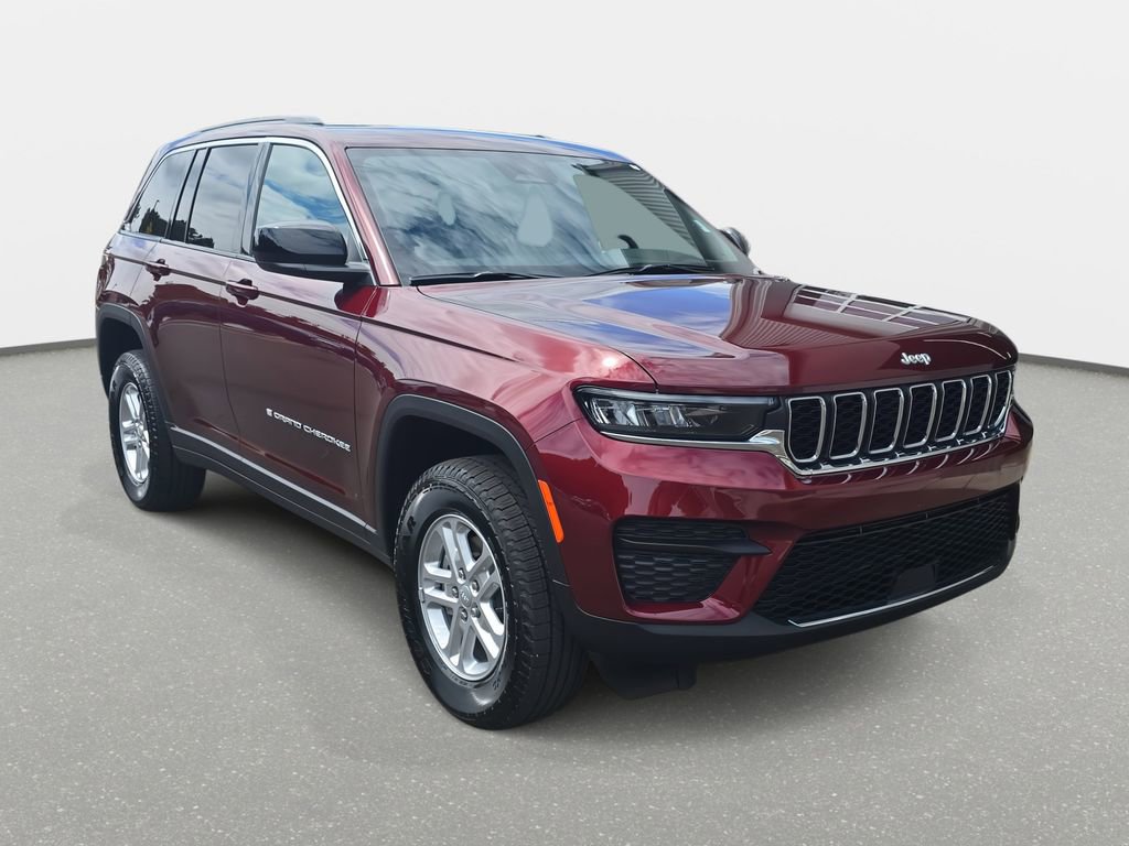 New 2025 Jeep Grand Cherokee Laredo image 3
