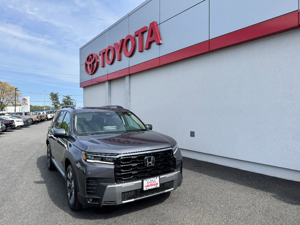 Used 2026 Honda Pilot Touring image 1