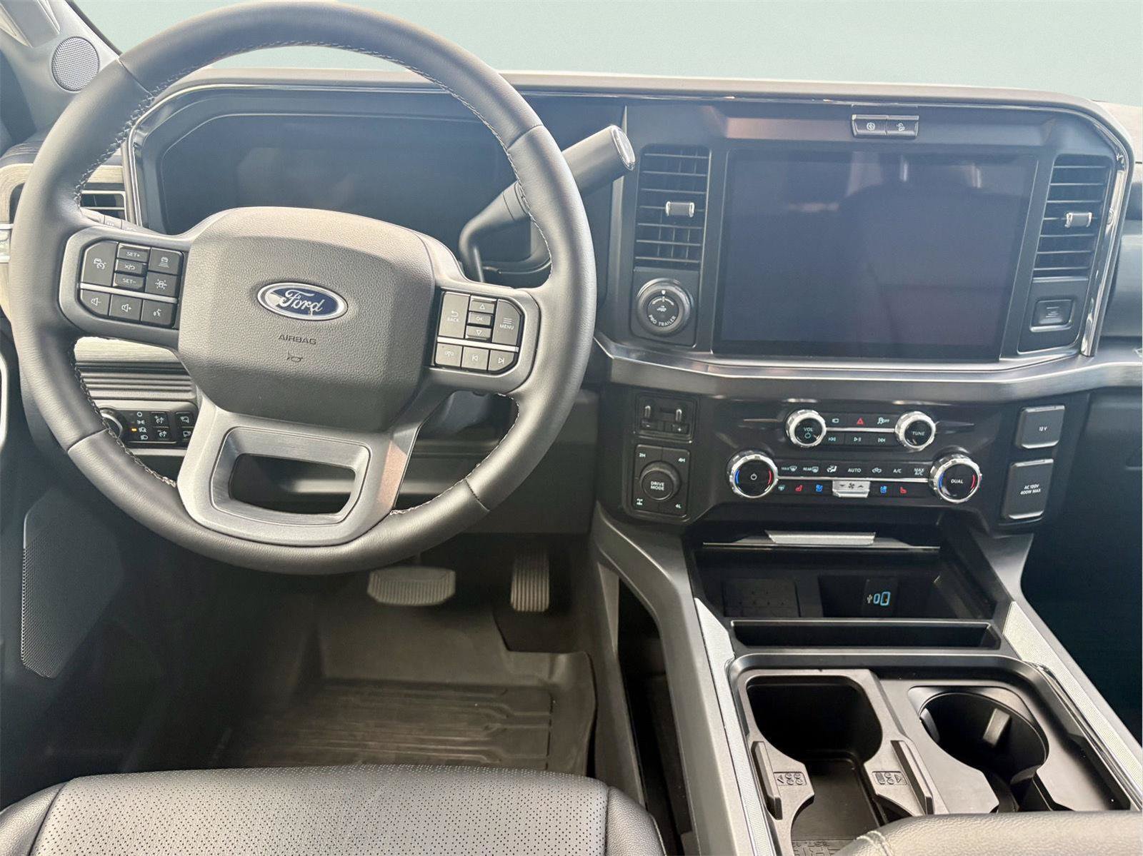 Used 2025 Ford F350 Lariat w/ Lariat Ultimate Package AWD/4WD image 13