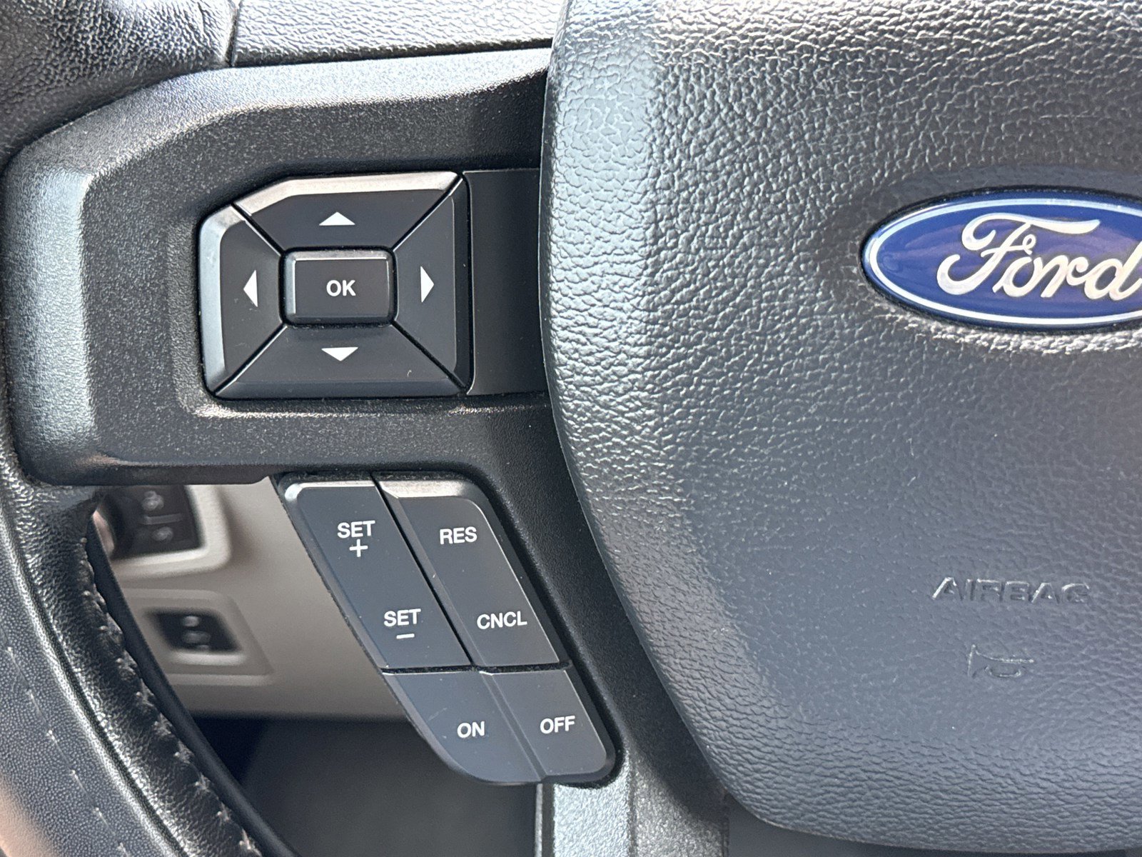 Used 2019 Ford F150 XLT w/ Equipment Group 302A Luxury AWD/4WD image 19
