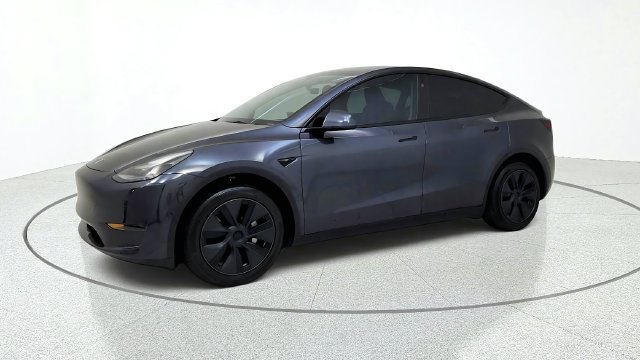 Used 2025 Tesla Model Y Long Range RWD image 4