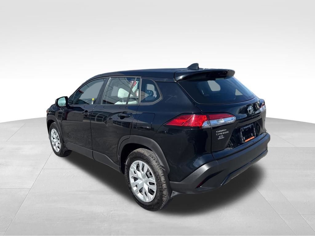 Used 2023 Toyota Corolla Cross L image 3