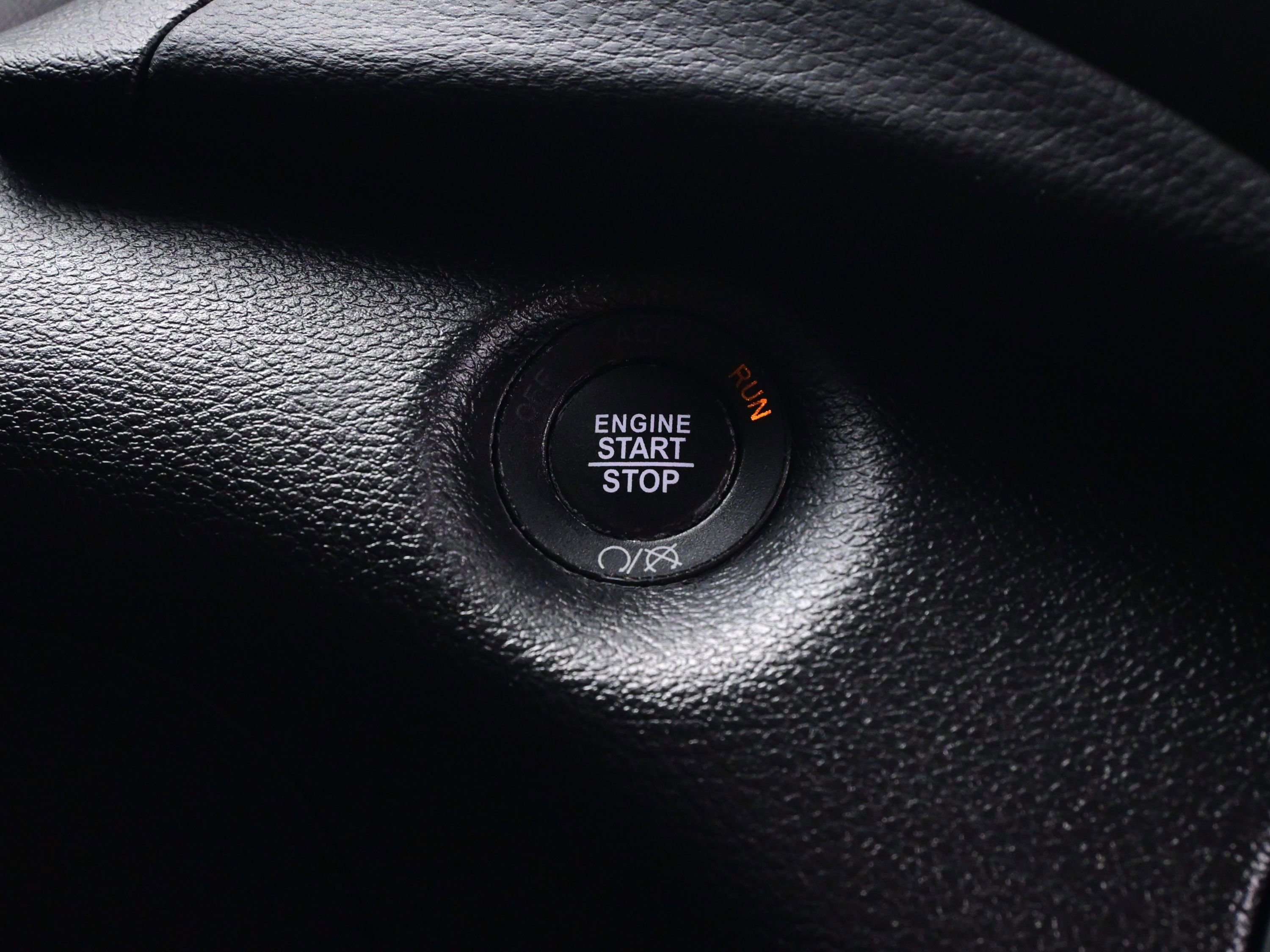 Used 2021 Jeep Cherokee Latitude Lux w/ Mopar Interior Package image 21