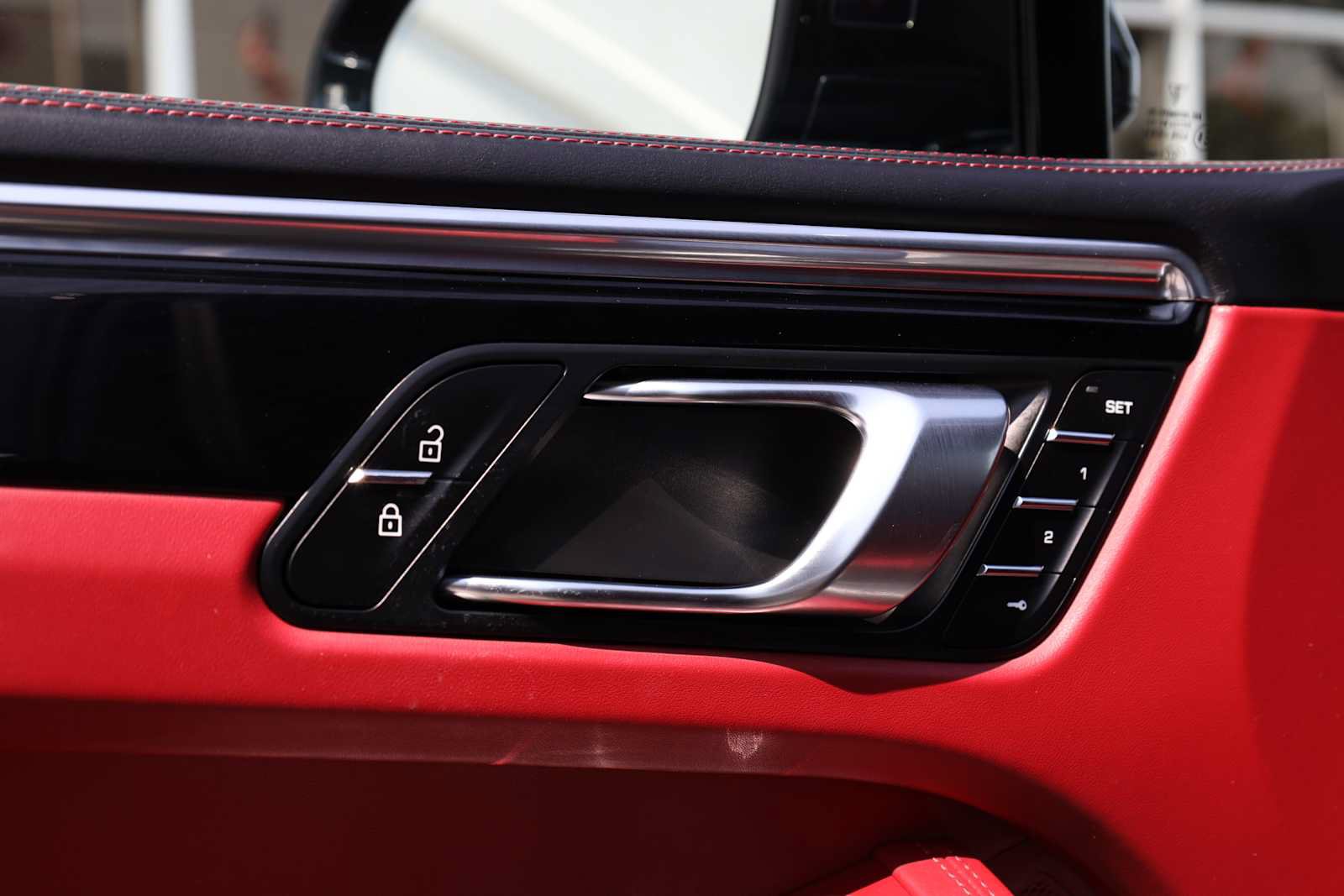 Used 2025 Porsche Macan S AWD/4WD image 42