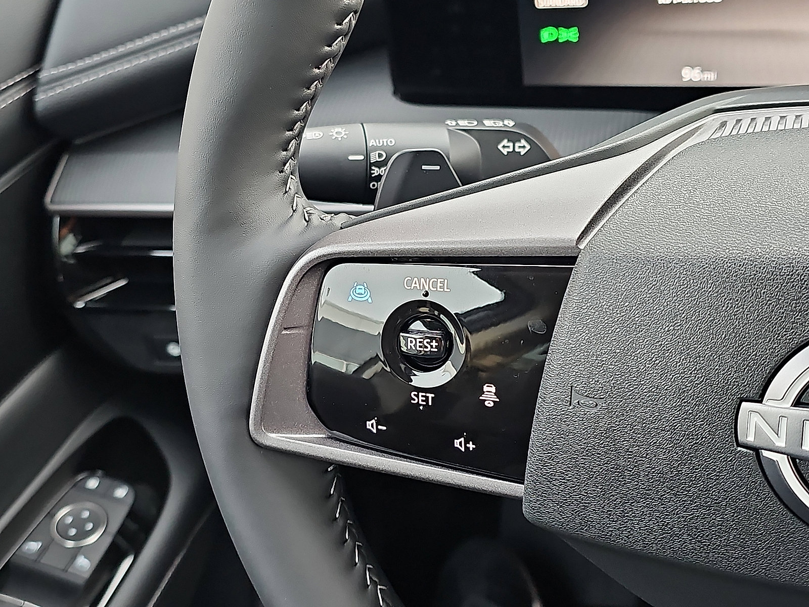 Certified 2025 Nissan Murano SV image 21