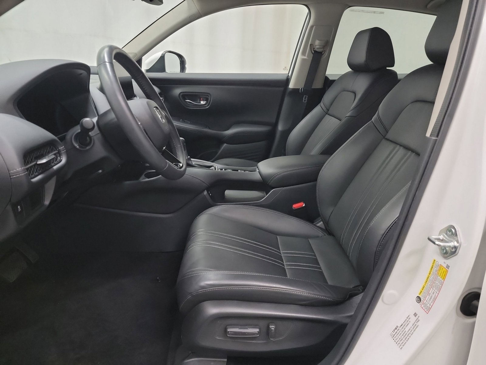 Used 2025 Honda HR-V EX-L image 12