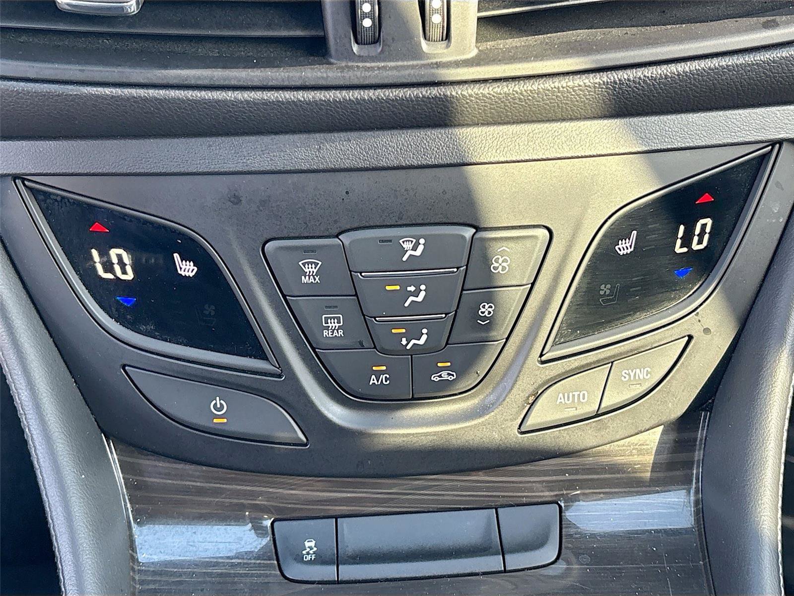 Used 2020 Buick Envision Premium w/ LPO, Active Package AWD/4WD image 16