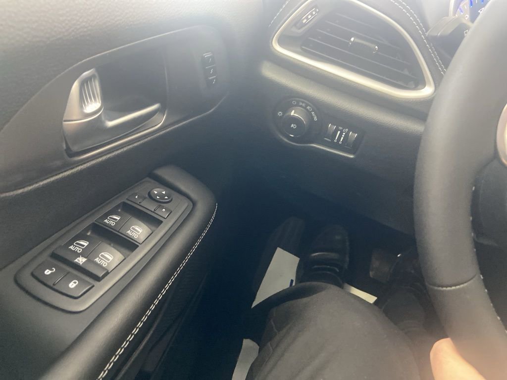 New 2026 Chrysler Pacifica Select FWD image 30