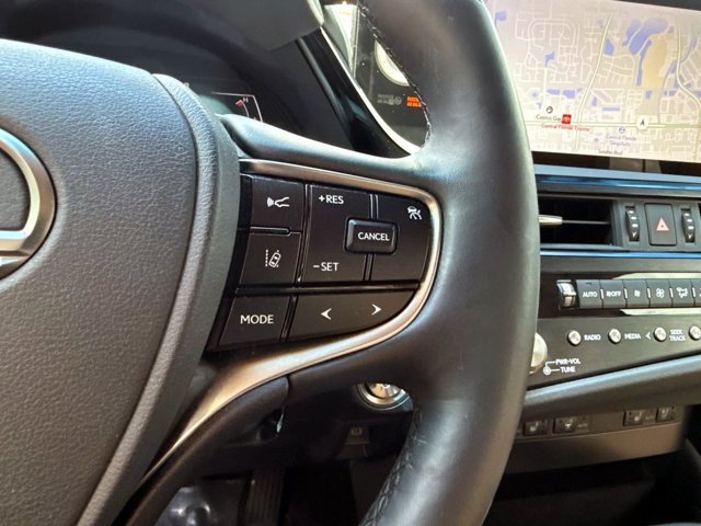 Used 2025 Lexus ES 300h w/ Premium Package FWD image 30