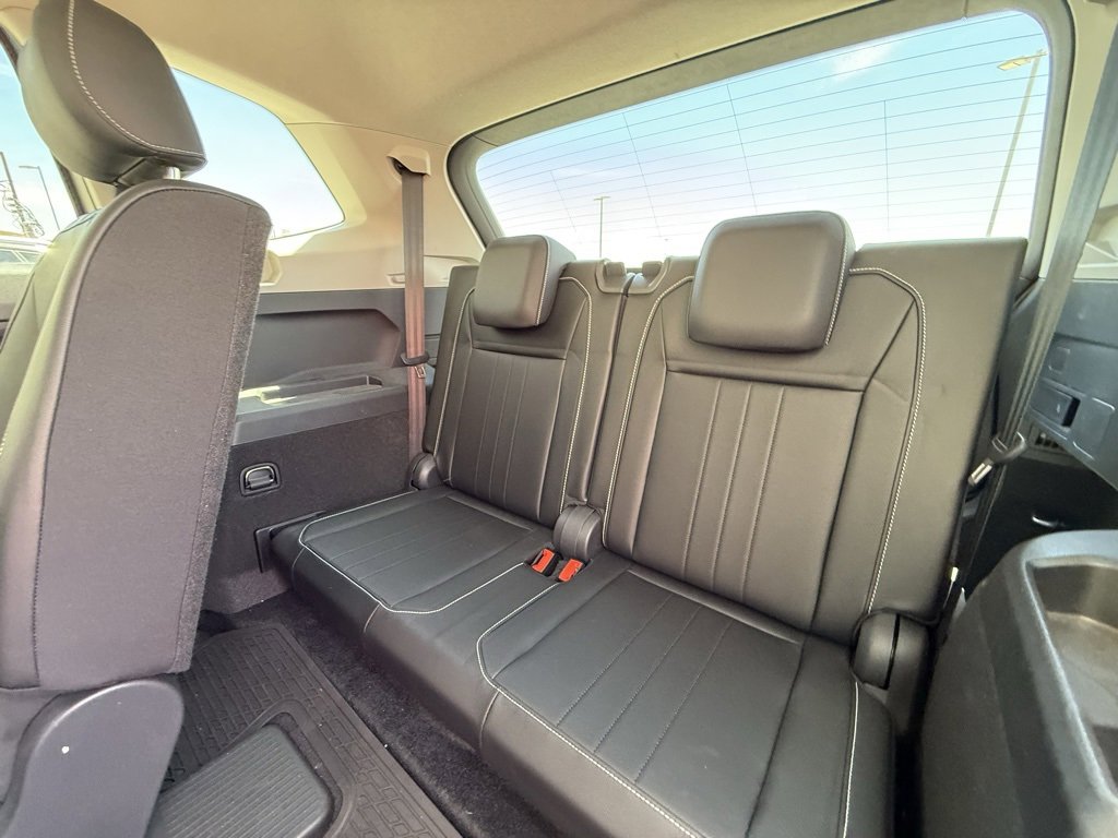 Certified 2024 Volkswagen Tiguan SE image 7