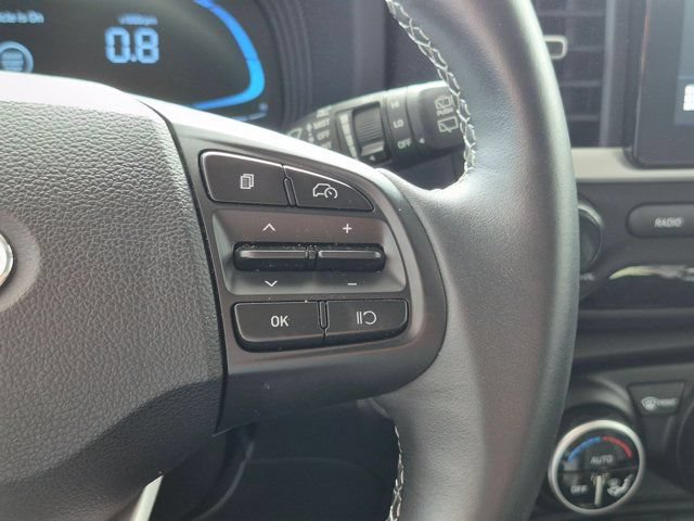 Used 2025 Hyundai Venue SEL FWD image 20