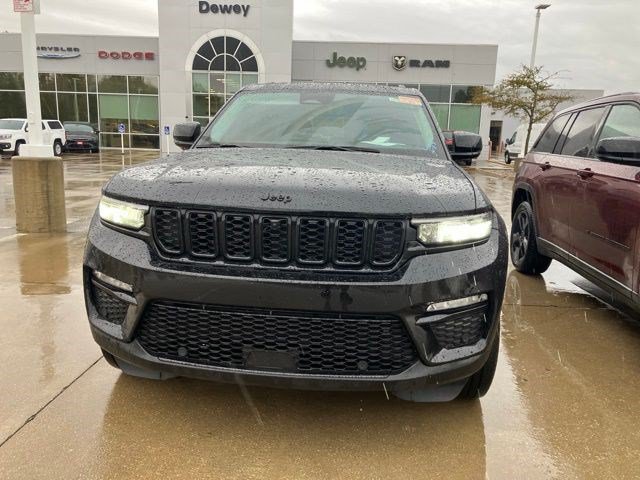 Used 2023 Jeep Grand Cherokee Limited w/ Luxury Tech Group II AWD/4WD image 2