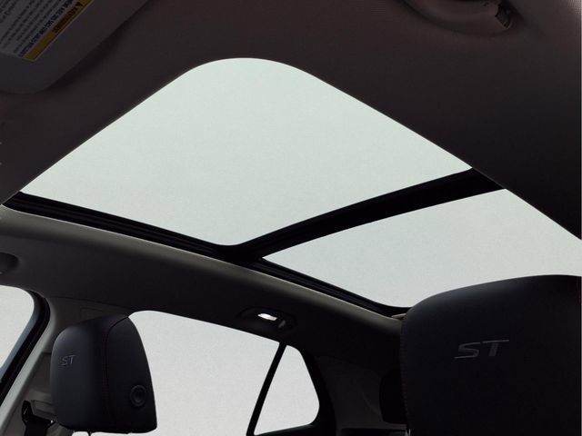 Certified 2023 Buick Envision Essence w/ Sport Touring Package image 5